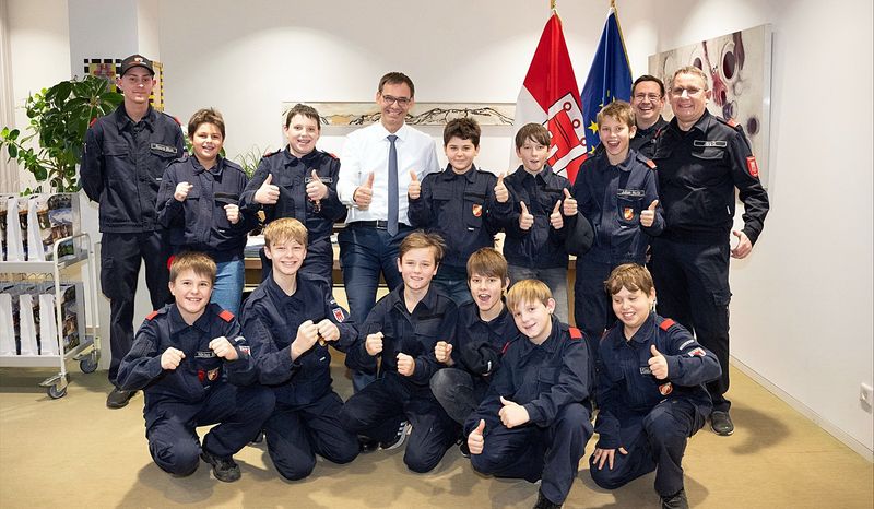 Feuerwehrjugend besucht den Landeshauptmann